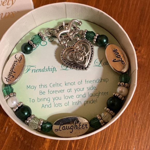 🍀EXPRESSIVELY YOURS BRACELET- IRISH ☘️ FRIENDSHIP - Picture 2 of 4